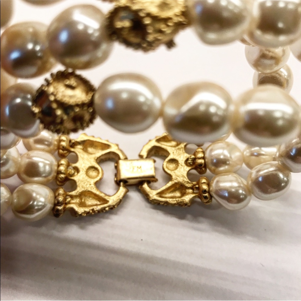 Fabulous Faux Pearl + Gold Bracelet - Picture 5 of 8